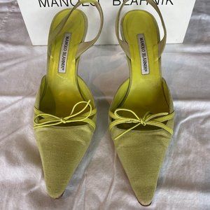 Manolo Blahnik slingback heels in light green. Size 39.5